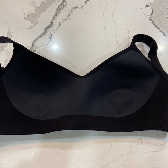 Lululemon Hold True Bra Black 36D Wireless Lightweight - Picture 8 of 11